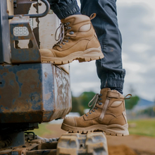 Load image into Gallery viewer, Blundstone 984 Unisex safety boot Stone size 7.5UK Clearance
